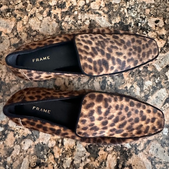 Frame Women's Le Verona Genuine Calf Hair Loafer - Picture 5 of 8